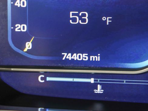 Used 2023 Chevrolet Suburban LT image 17