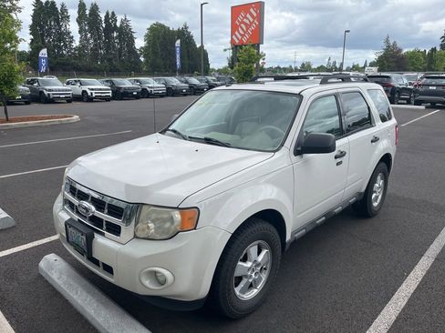 Used 2009 Ford Escape XLT AWD/4WD image 2