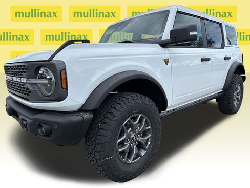 New 2025 Ford Bronco Badlands image 16