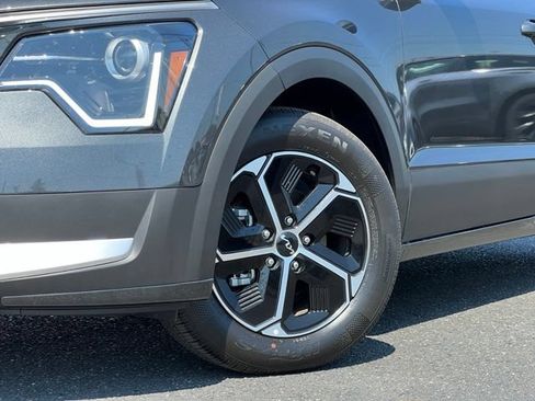 Certified 2026 Kia Niro EX FWD image 2