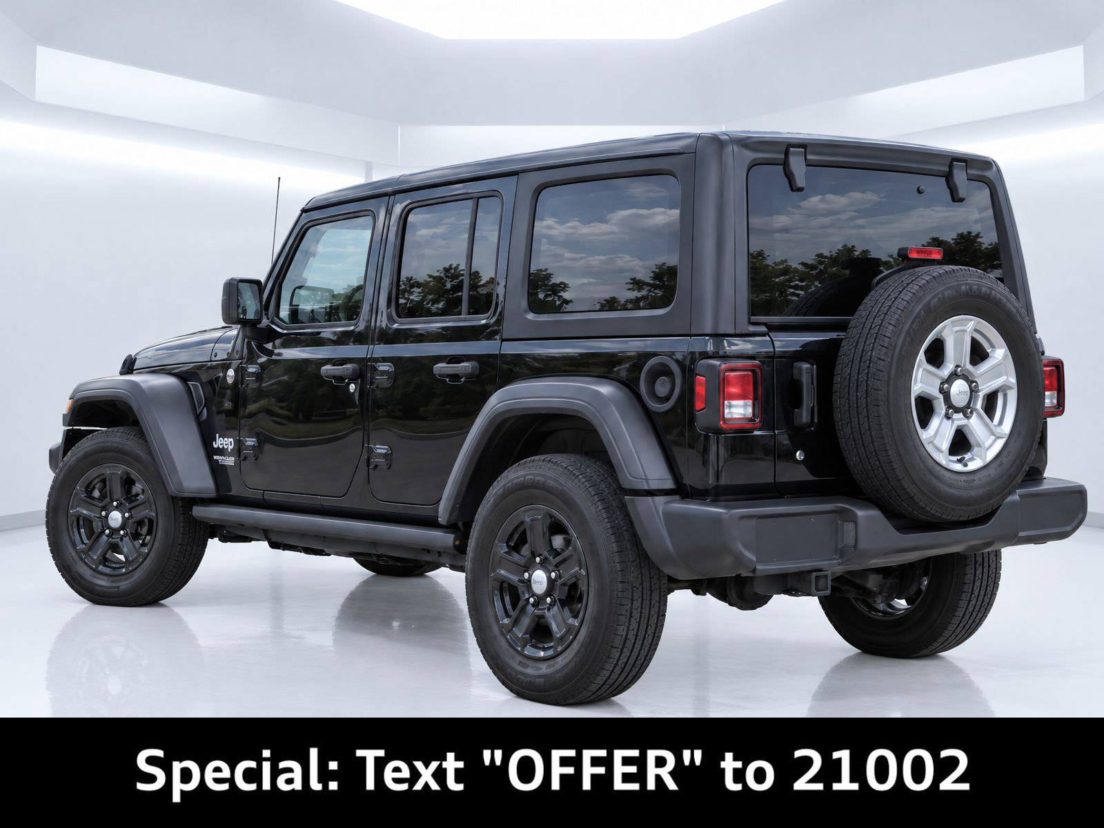 Used 2019 Jeep Wrangler Unlimited Sport S AWD/4WD image 3