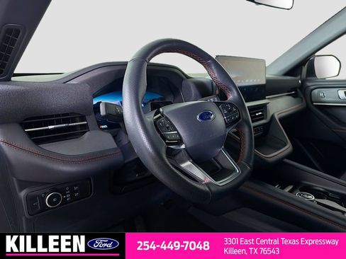 Used 2025 Ford Explorer ST-Line w/ ST-Line Street Pack AWD/4WD image 10