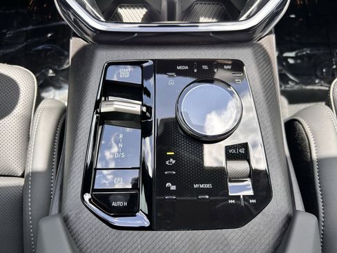 Used 2025 BMW X3 xDrive30i w/ Premium Package image 12