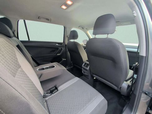 Used 2020 Volkswagen Tiguan S image 25