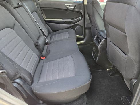 Used 2017 Ford Edge SE FWD image 11