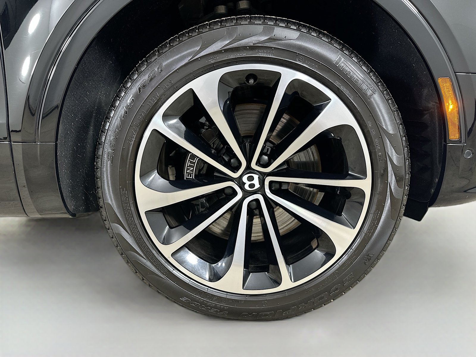 Used 2022 Bentley Bentayga AWD/4WD image 63