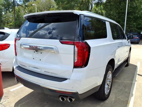 Used 2022 GMC Yukon XL Denali RWD image 9