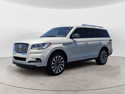 Used 2024 Lincoln Navigator Reserve AWD/4WD image 7
