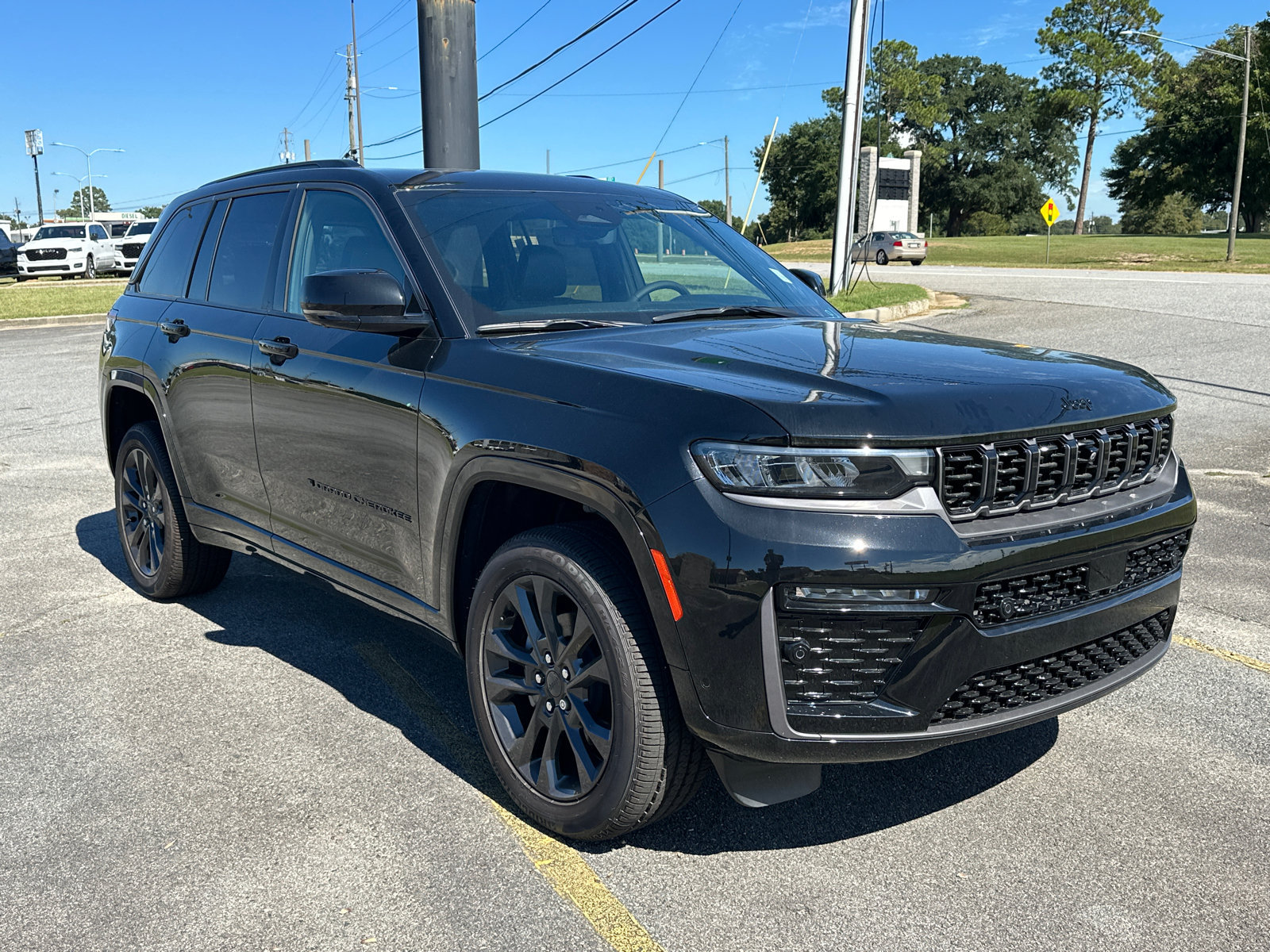 New 2026 Jeep Grand Cherokee Limited AWD/4WD image 3