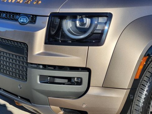 New 2026 Land Rover Defender 110 OCTA image 9