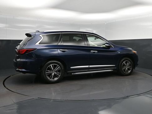 Used 2017 INFINITI QX60 FWD w/ Premium Plus Package image 8