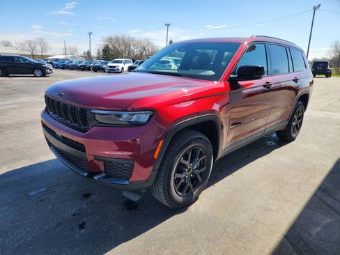 Used 2024 Jeep Grand Cherokee L Altitude AWD/4WD image 8