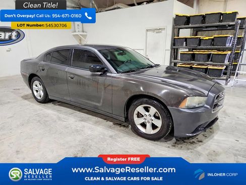 Used 2013 Dodge Charger SE RWD image 5