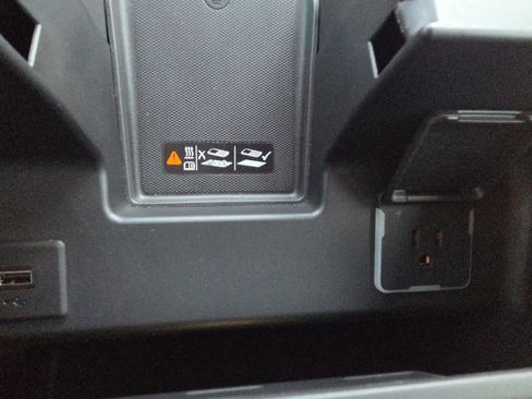 Used 2022 Chevrolet Silverado 1500 High Country w/ Z71 Off-Road Package image 39