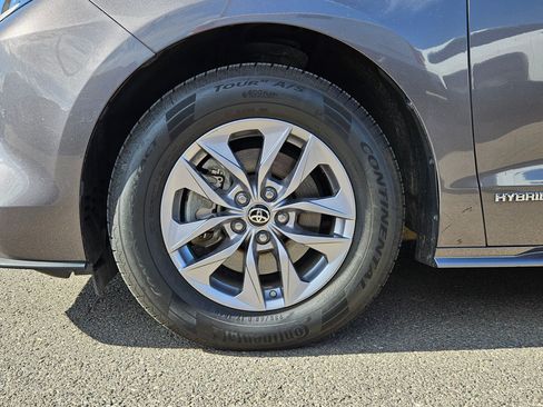 Used 2021 Toyota Sienna XLE AWD/4WD image 11