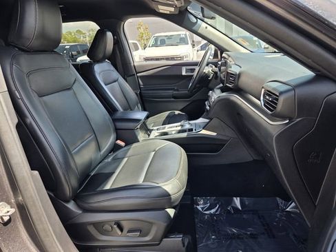 Certified 2020 Ford Explorer XLT w/ Equipment Group 202A image 20
