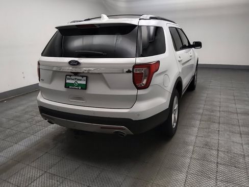 Used 2016 Ford Explorer XLT image 9