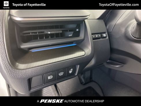 Used 2026 Toyota Prius Plug-In Hybrid FWD image 28