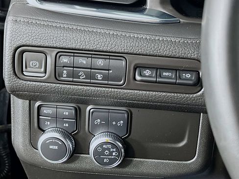 Certified 2023 GMC Yukon XL Denali AWD/4WD image 9
