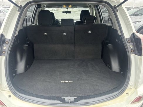 Used 2016 Toyota RAV4 LE image 9
