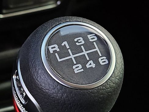 Used 2025 Jeep Wrangler Sport AWD/4WD image 27