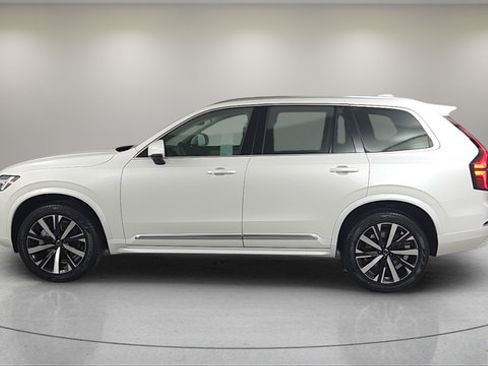 Certified 2025 Volvo XC90 B6 Core w/ Protection Package Premier AWD/4WD image 4