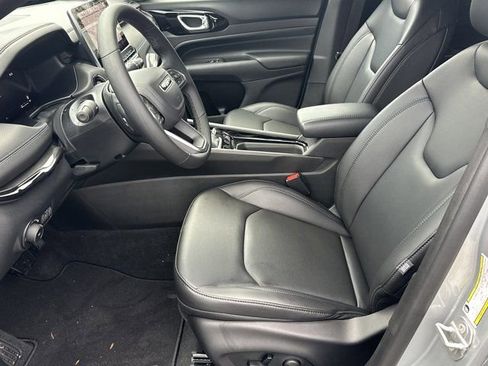 New 2026 Jeep Compass Limited image 9