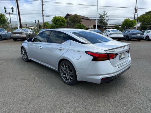 Used 2023 Nissan Altima 2.0 SR FWD image 4