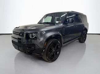 Used 2024 Land Rover Defender 130 X-Dynamic SE AWD/4WD video 1