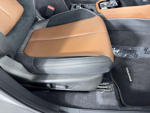 Used 2025 Subaru Forester Touring image 37