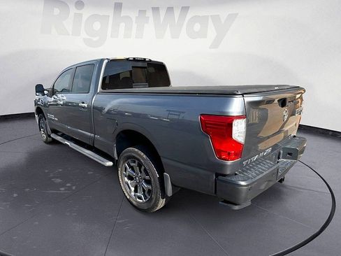 Used 2018 Nissan Titan SV w/ SV Convenience Package AWD/4WD image 3
