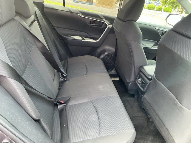Used 2024 Toyota RAV4 LE AWD/4WD image 19