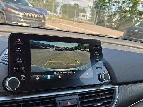 Used 2020 Honda Accord EX image 12
