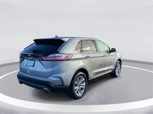 Used 2024 Ford Edge Titanium image 5