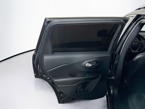 Used 2016 Jeep Cherokee Limited w/ Luxury Group FWD image 26