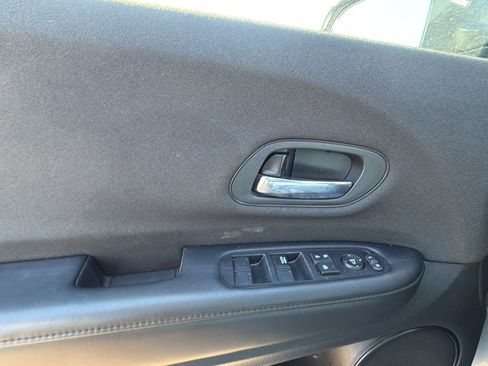 Used 2021 Honda HR-V Sport image 26