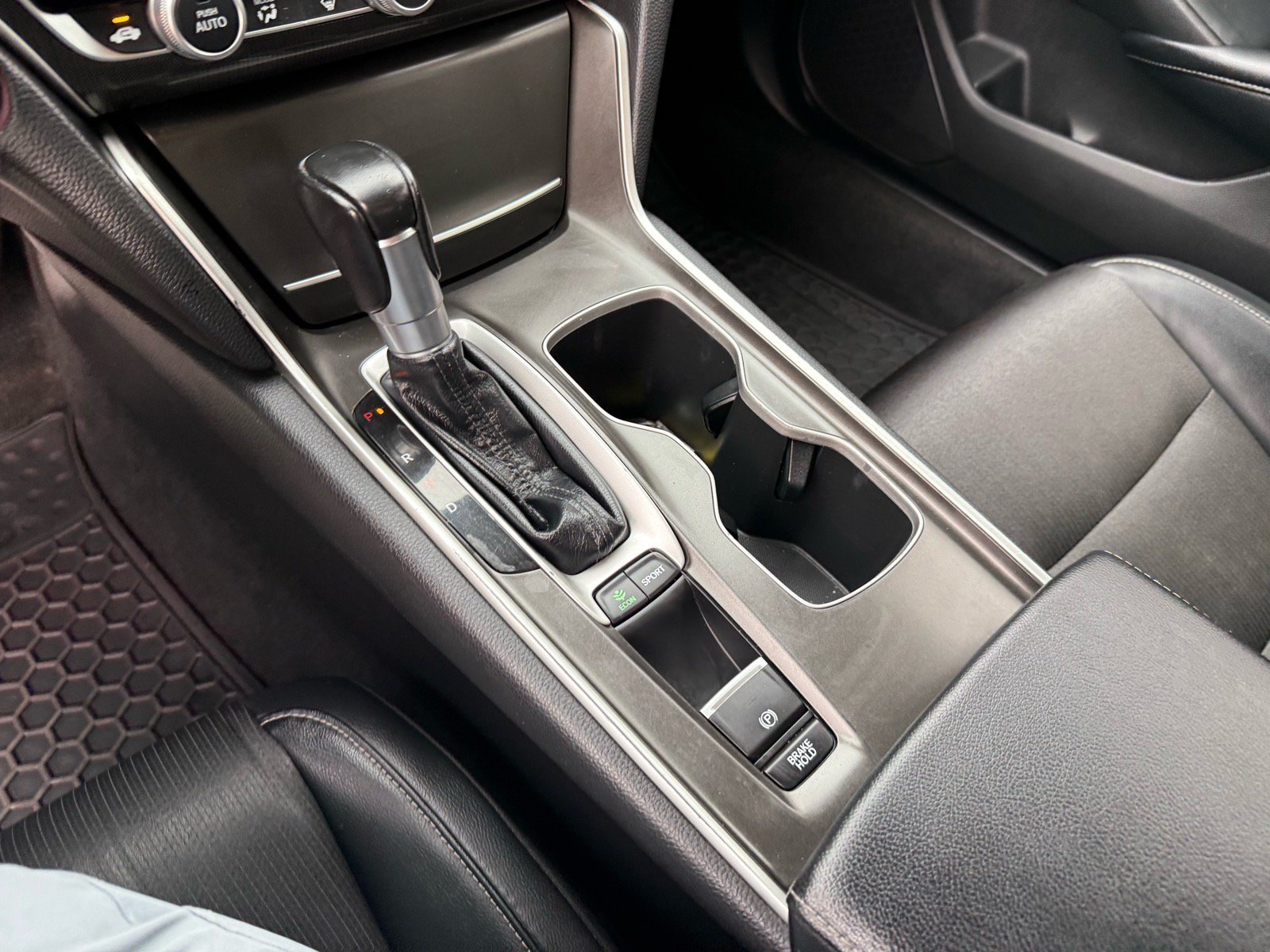 Used 2018 Honda Accord Sport image 17