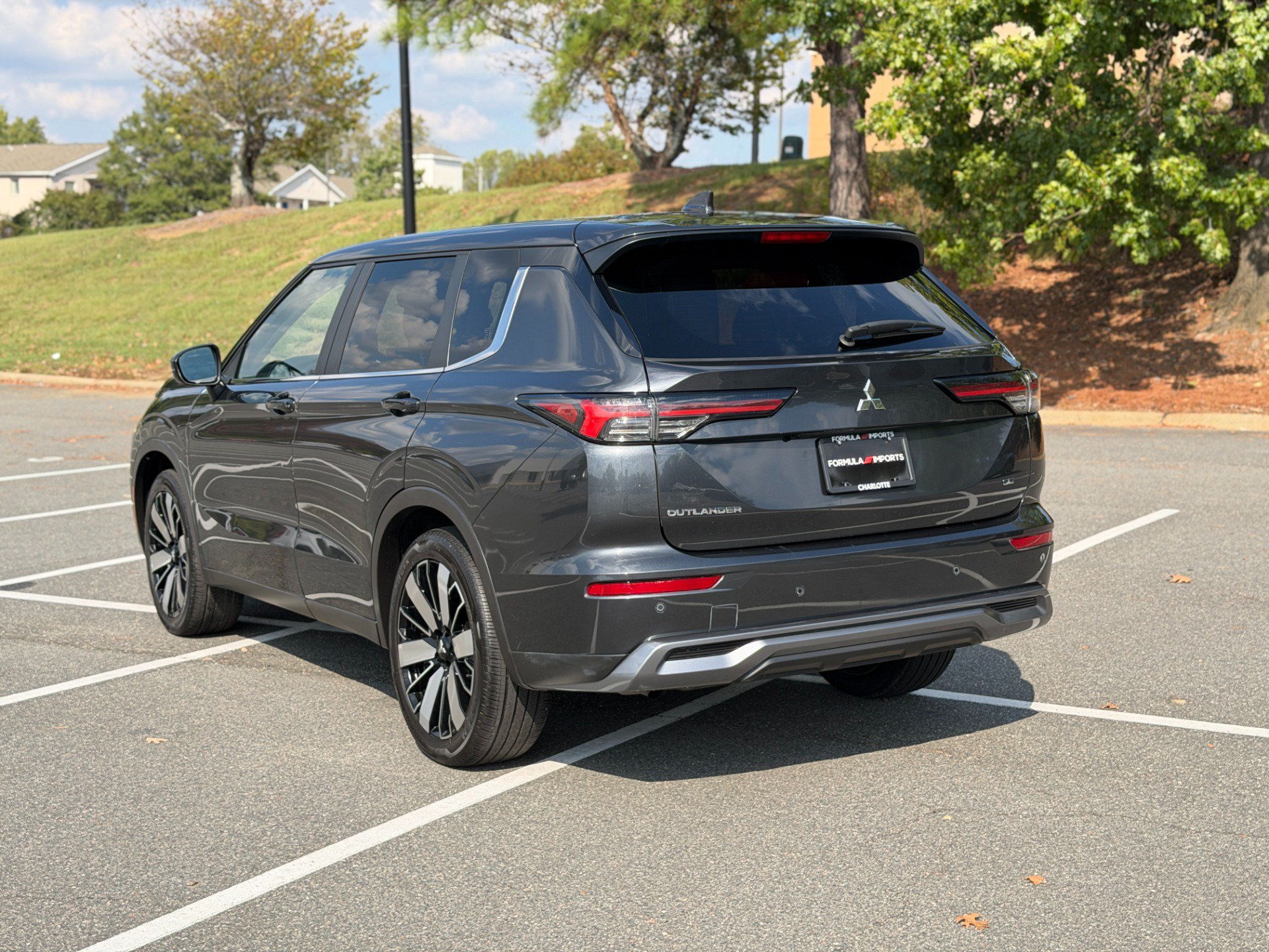 Used 2025 Mitsubishi Outlander SE FWD image 8
