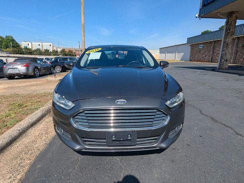 Used 2016 Ford Fusion SE w/ Equipment Group 202A AWD/4WD image 2