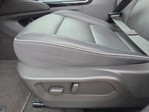 Certified 2023 Buick Envision Essence FWD image 32