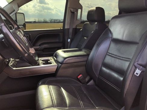 Used 2017 GMC Sierra 3500 Denali w/ Duramax Plus Package image 11