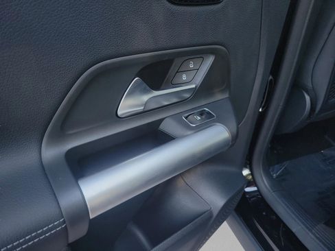 Certified 2025 Mercedes-Benz GLA 250 image 11