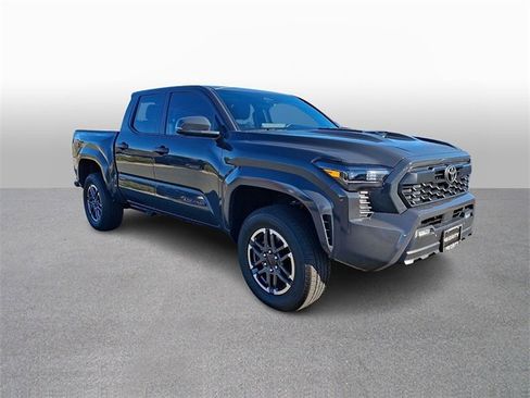 Used 2025 Toyota Tacoma SR5 image 3
