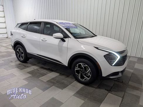 Used 2025 Kia Sportage LX image 5