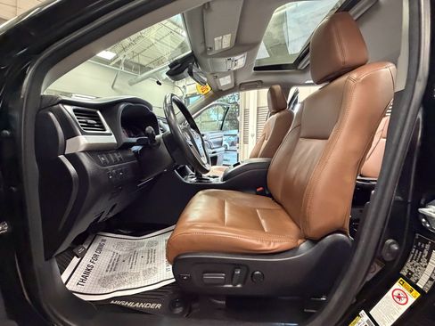 Used 2018 Toyota Highlander Limited AWD/4WD image 58