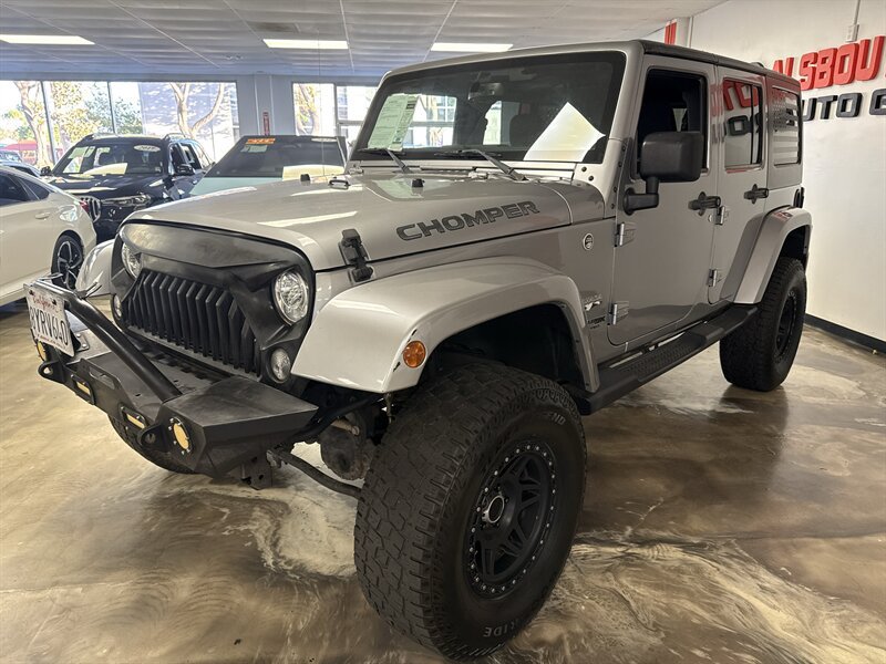 Used 2018 Jeep Wrangler Unlimited Sahara AWD/4WD image 3