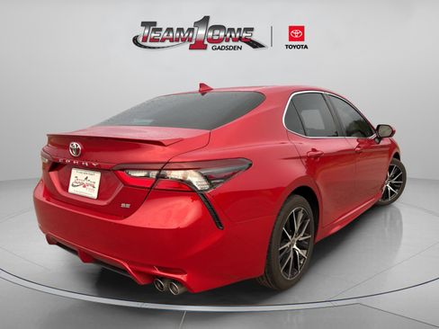 Used 2023 Toyota Camry SE image 8