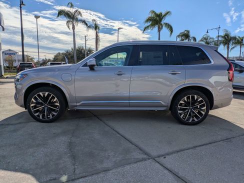 New 2026 Volvo XC90 T8 Plus image 7