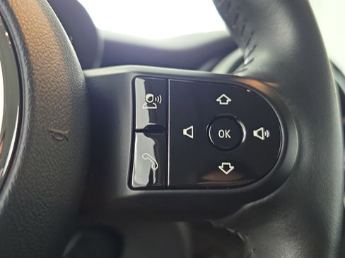 Used 2022 MINI Cooper SE w/ Driver Assistance Package image 17