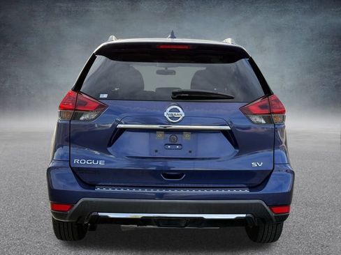 Used 2018 Nissan Rogue SV w/ Premium Package image 5